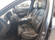 Volvo XC60 B4 Dízel AUT 197LE R-Design