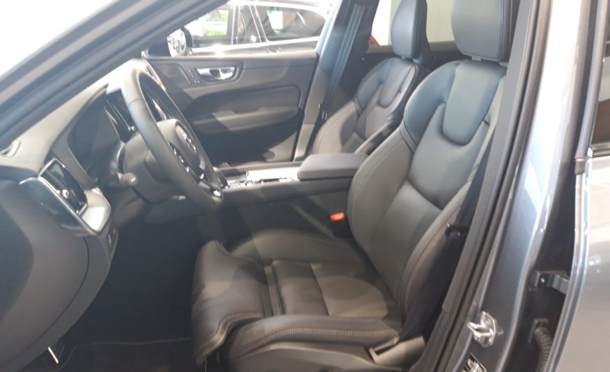 Volvo XC60 B4 Dízel AUT 197LE R-Design